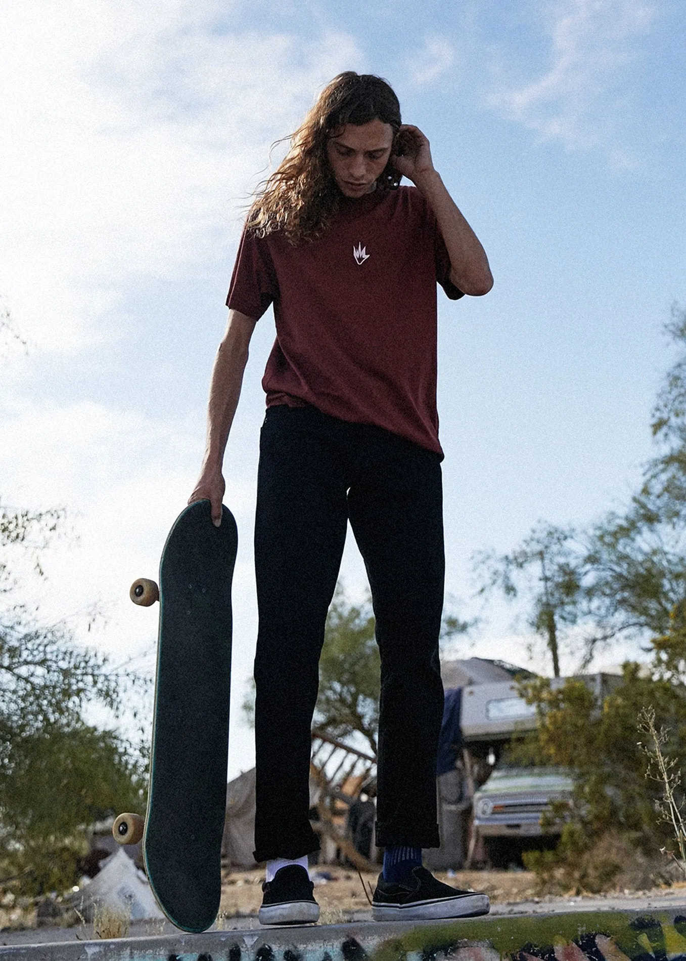 Afends Mens Flame Logo - Retro Fit Tee - Rojo