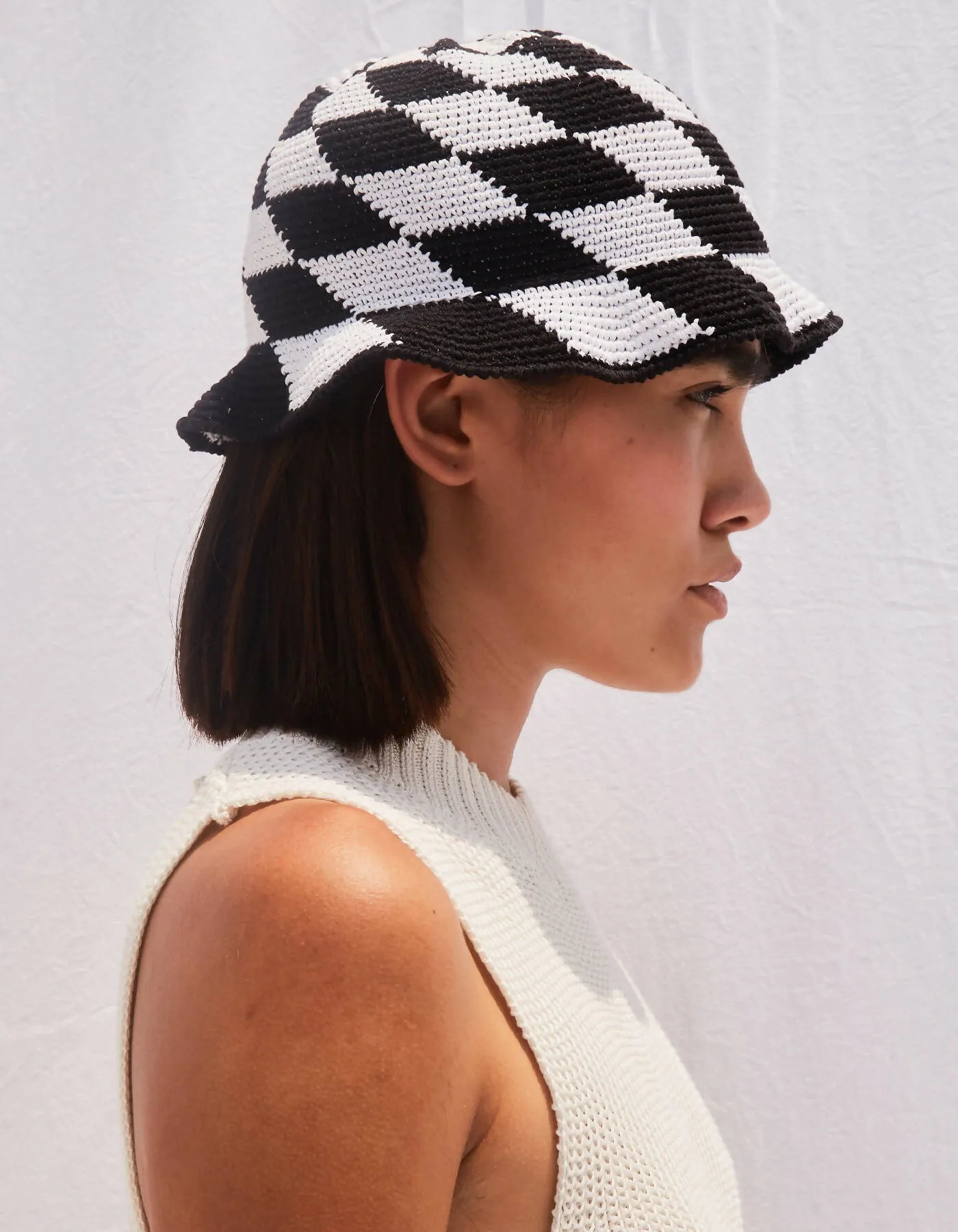 Crochet Knit Bucket Hat - Black & White