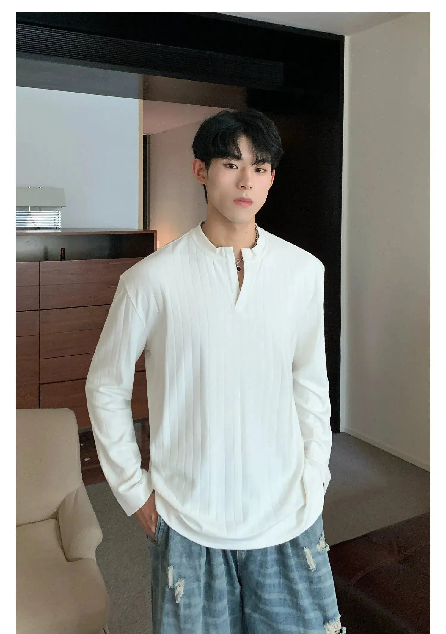 Cui Vertical Striped V-Neck Long Sleeve T-Shirt