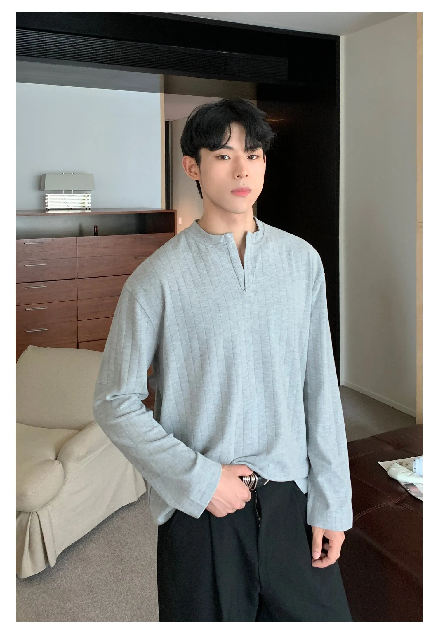 Cui Vertical Striped V-Neck Long Sleeve T-Shirt