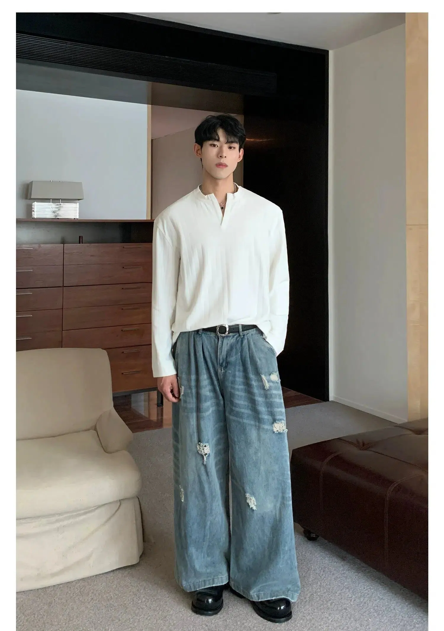 Cui Vertical Striped V-Neck Long Sleeve T-Shirt