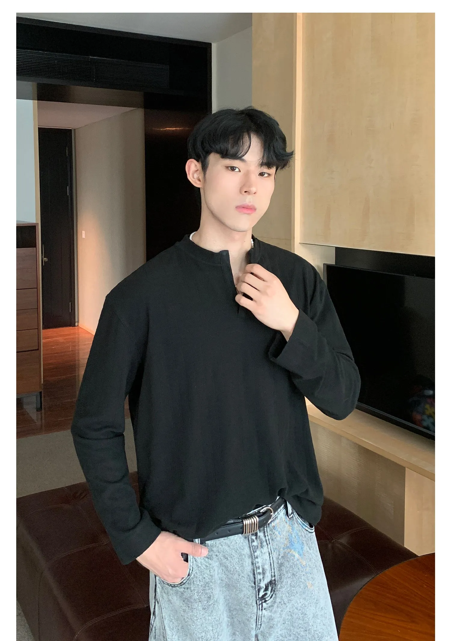Cui Vertical Striped V-Neck Long Sleeve T-Shirt