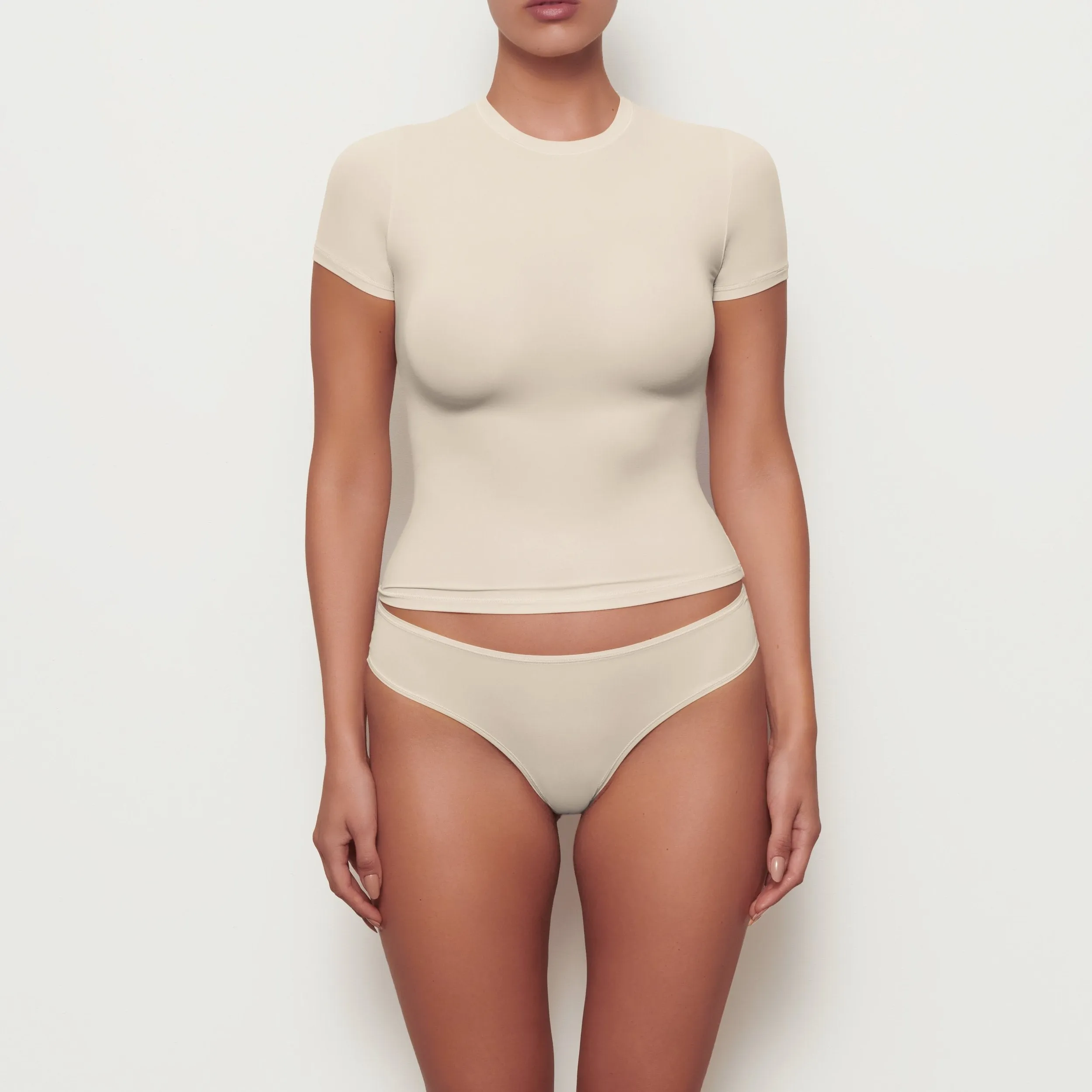 FITS EVERYBODY T-SHIRT | SAND