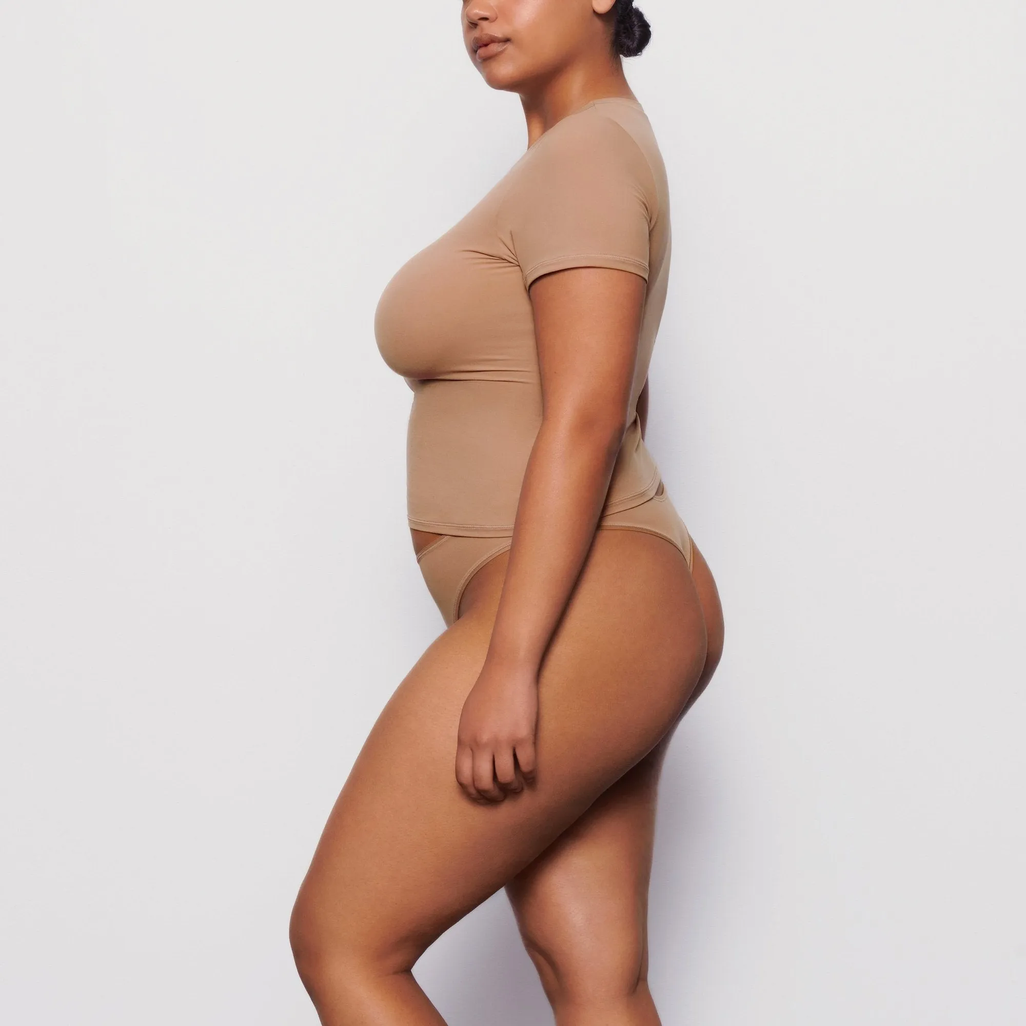 FITS EVERYBODY T-SHIRT | SIENNA