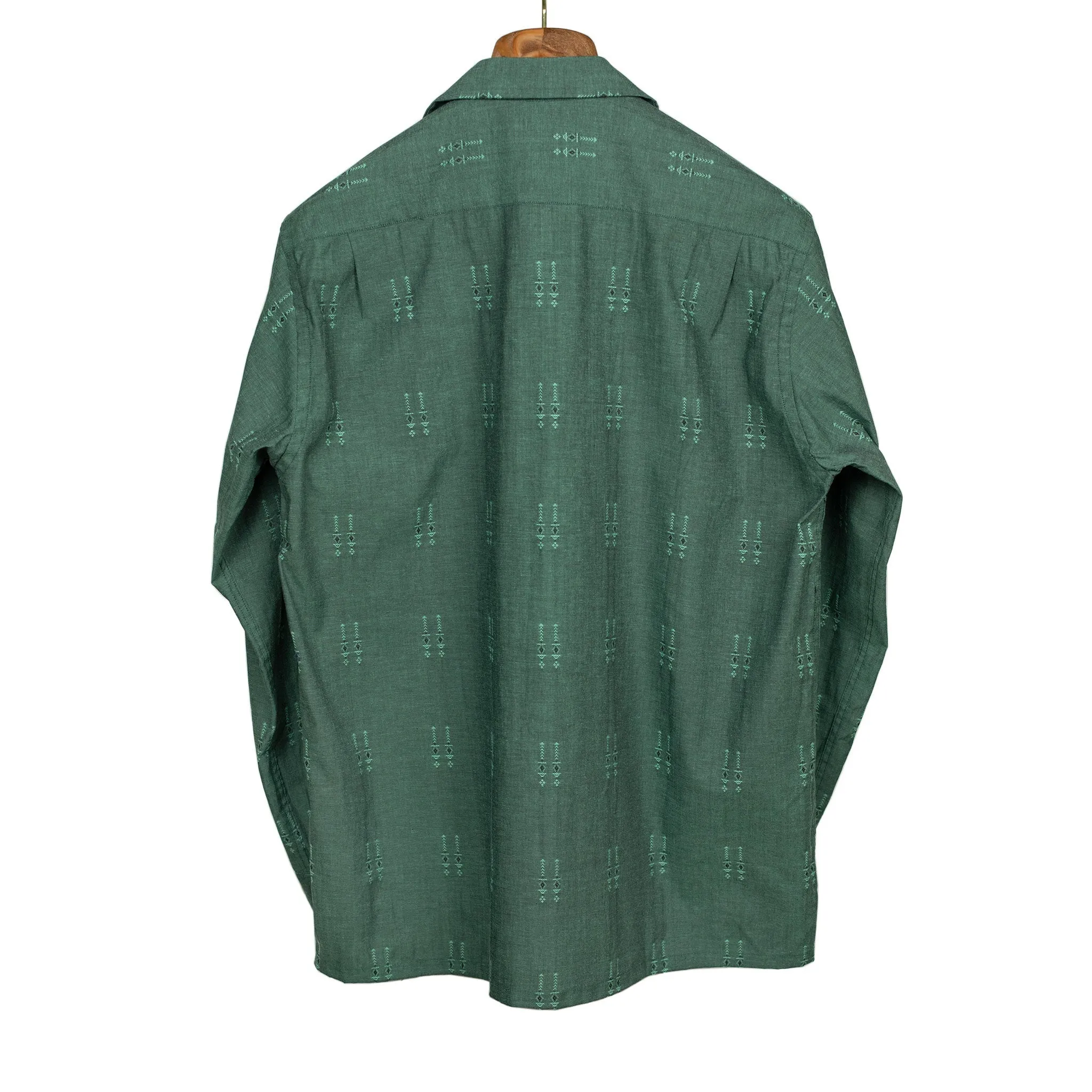 Open collar long sleeve shirt in green jacquard chambray