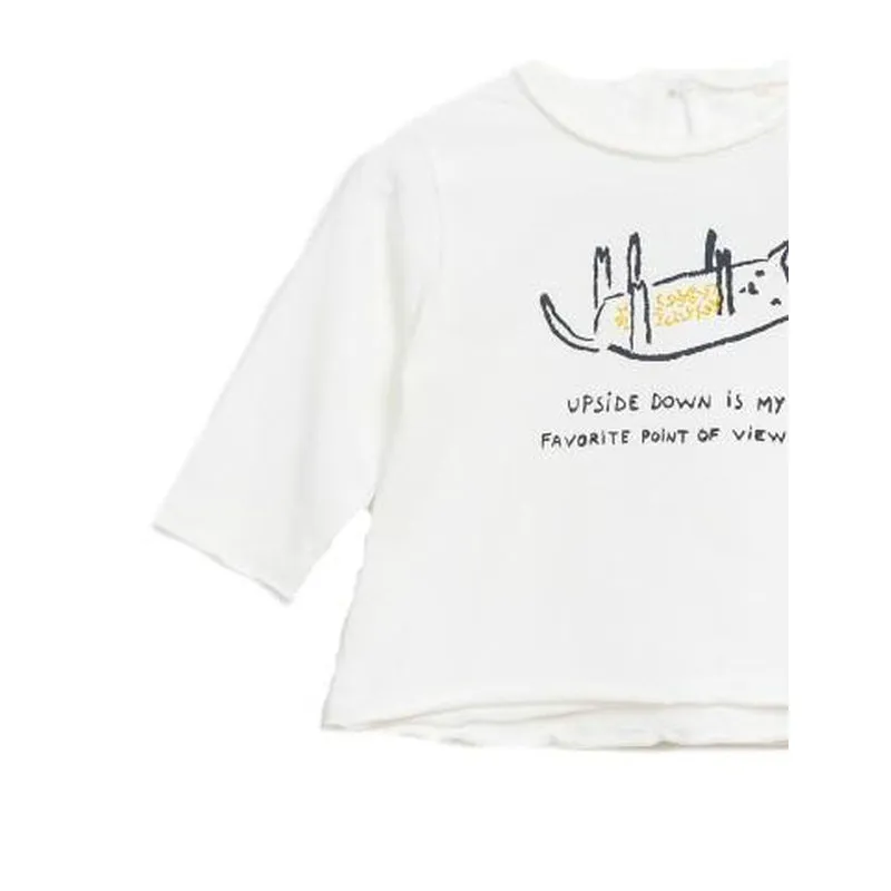 T-shirt upside down