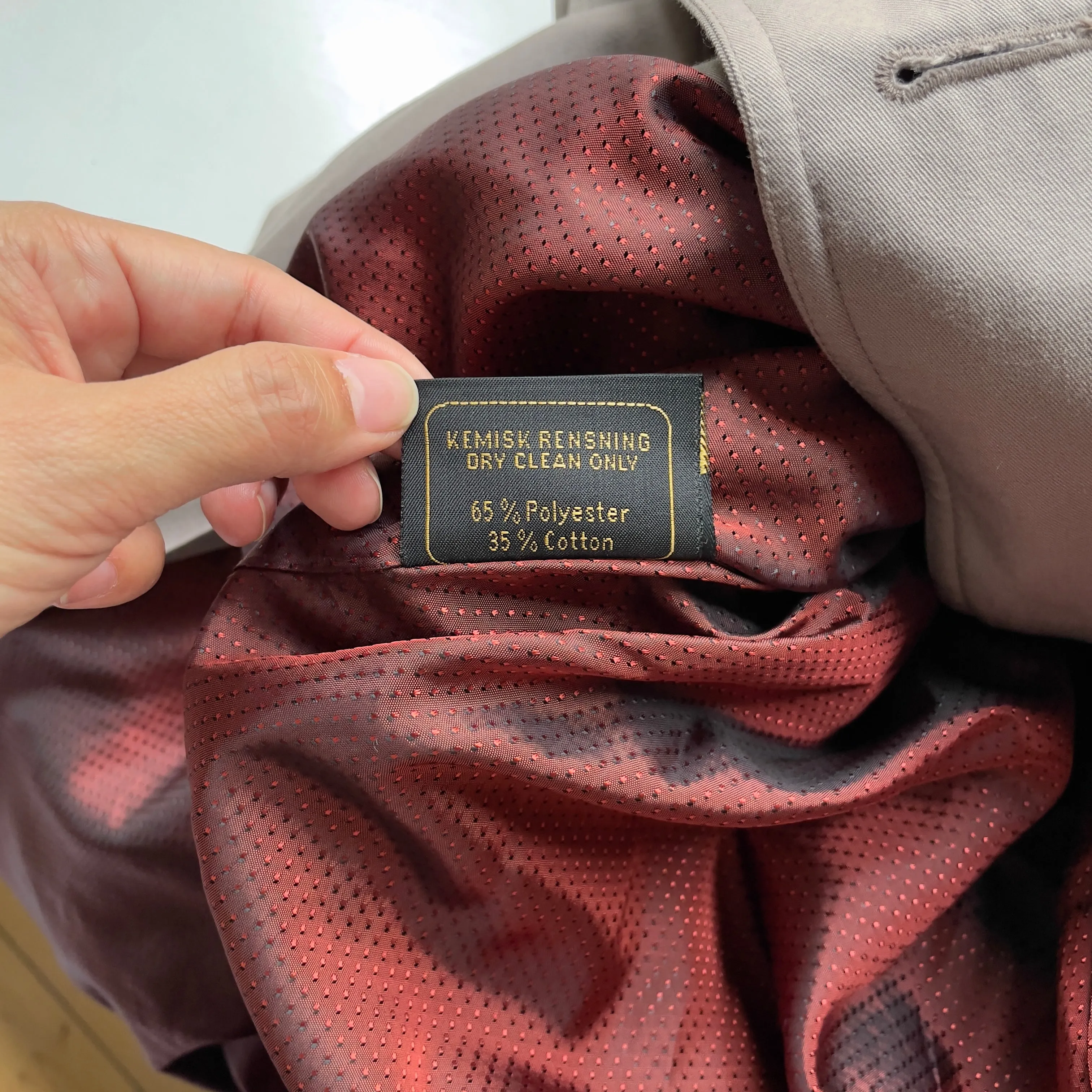 Vintage Trenchcoat  - Aquadane