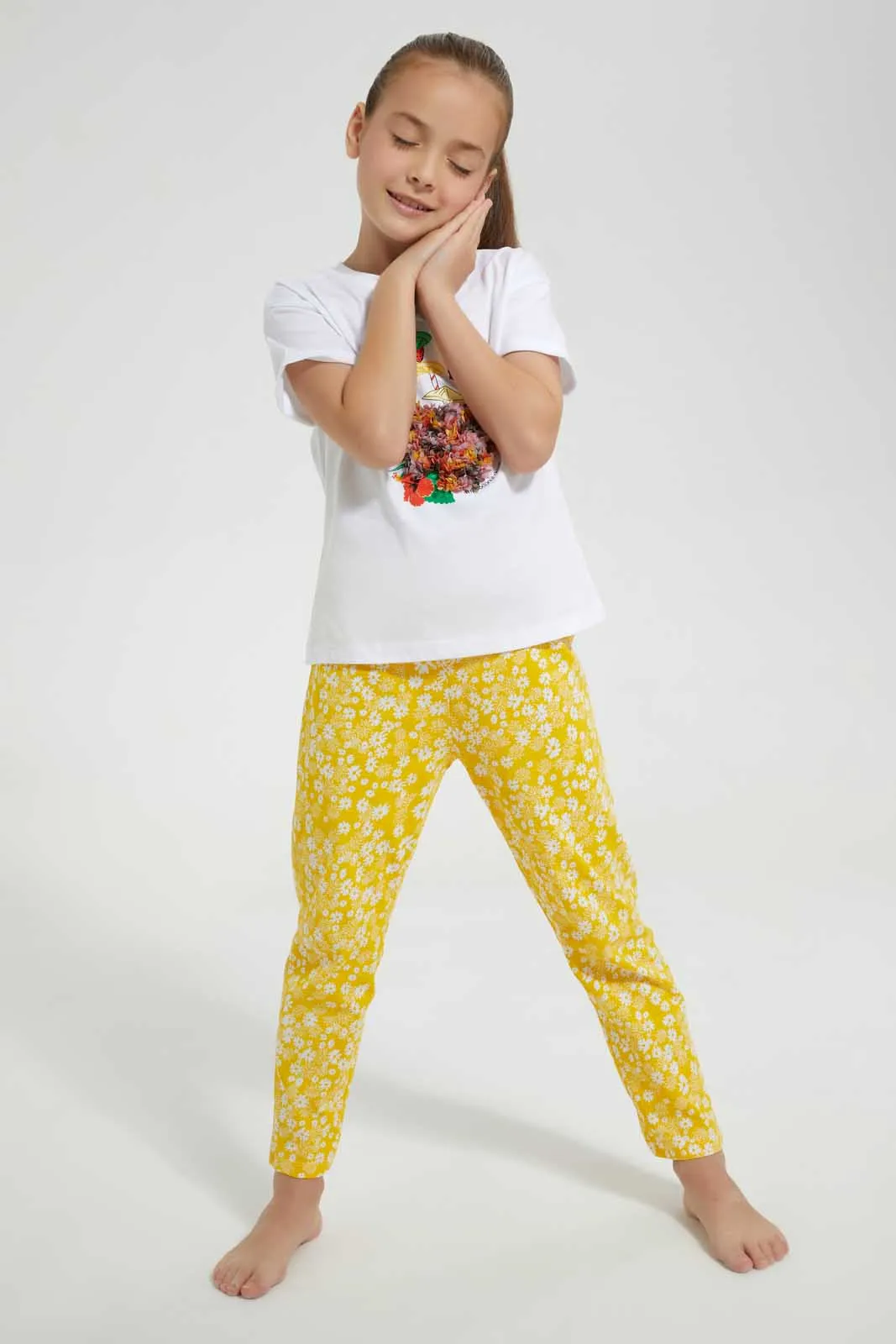 White And Yellow Printed Pyjama Set (2 Piece)